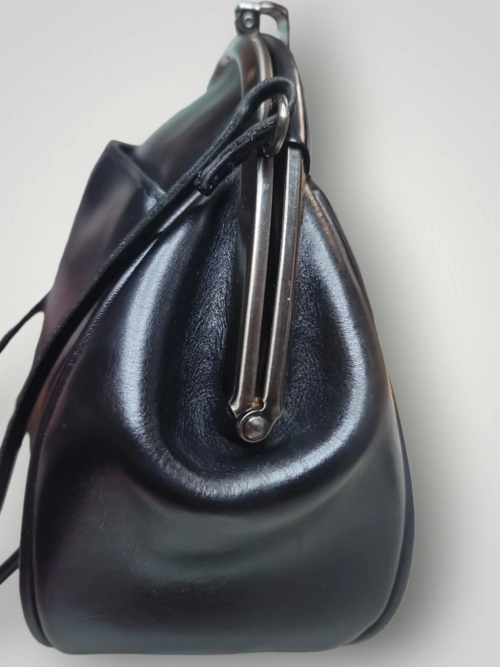 Patricia Nash Portafina Frame Black Leather Kisslock Crossbody Bag EUC